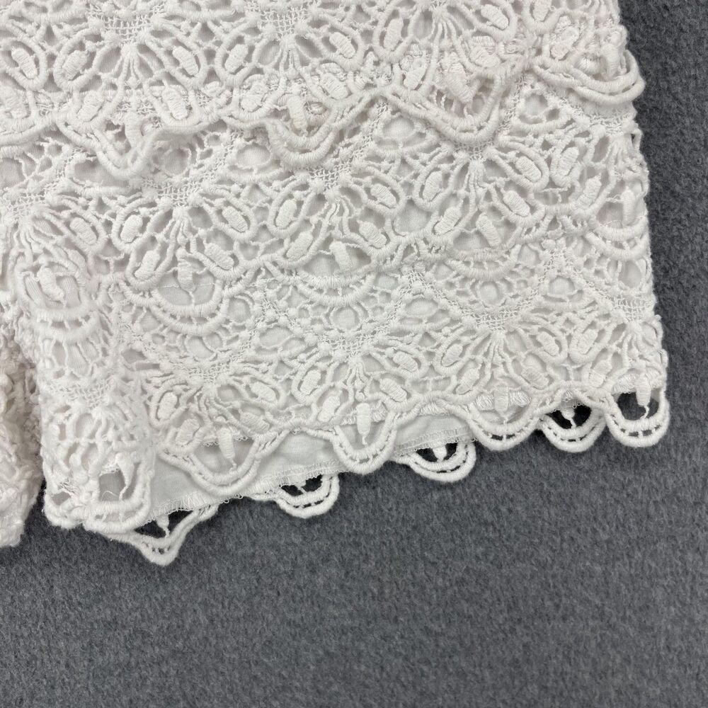 BCBG Girls Shorts Womens Medium White Lace Crochet Boho Festival Scallop Hem - Picture 4 of 14